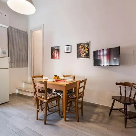 Live Like A Florentine Next To Santa Croce Square Apartment Florence