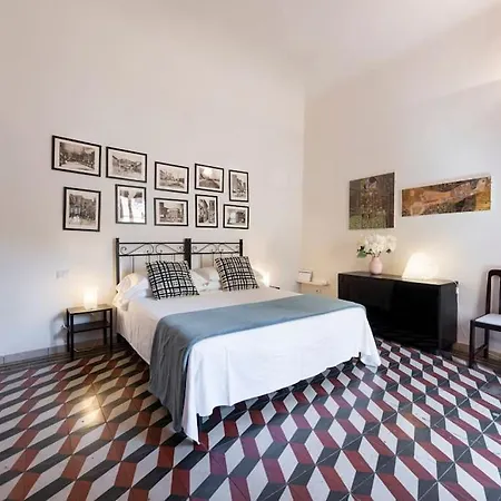 Live Like A Florentine Next To Santa Croce Square
