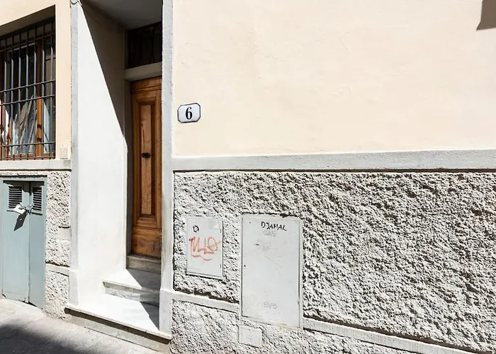 Live Like A Florentine Next To Santa Croce Square *